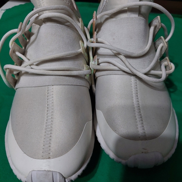 SNEAKER - Picture 3 of 4